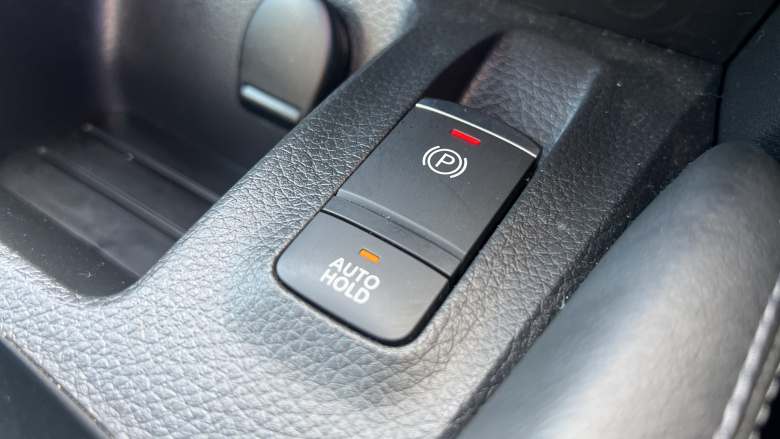 Nissan Qashqai 1.3 DiG-T N-Connecta 5dr [Glass Roof Pack] Petrol Hatchback